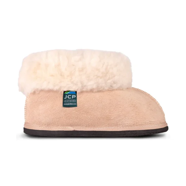 Sheepskin slipper with black sole, simple smooth design and thick wool cuff – Karoo Classic slipper.